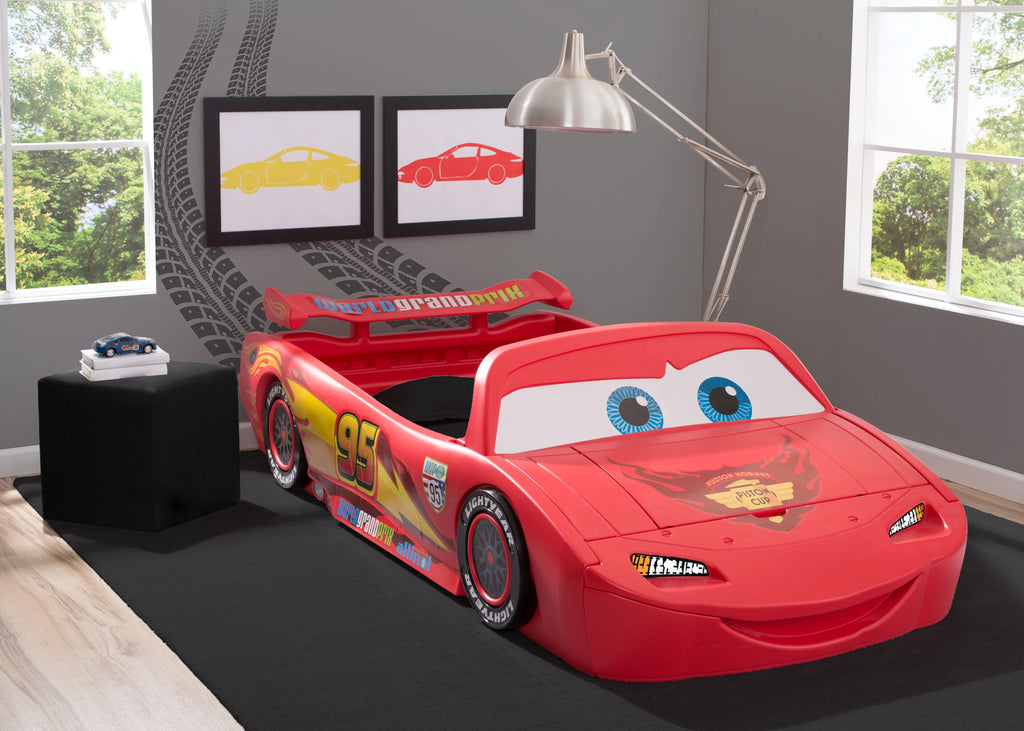 Toddler-To-Twin Bed with Toy Box Y90996