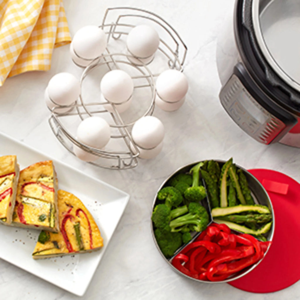 Stainless Steel Pan with Lid and Wire Egg Racks Set of 2 Z511027