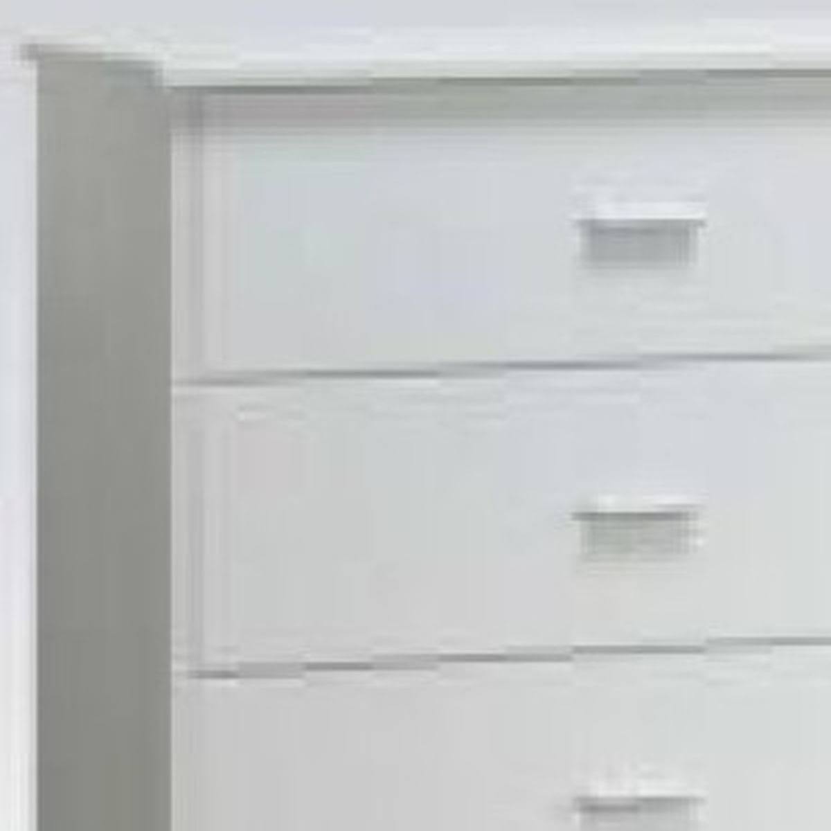 White Chest Q197