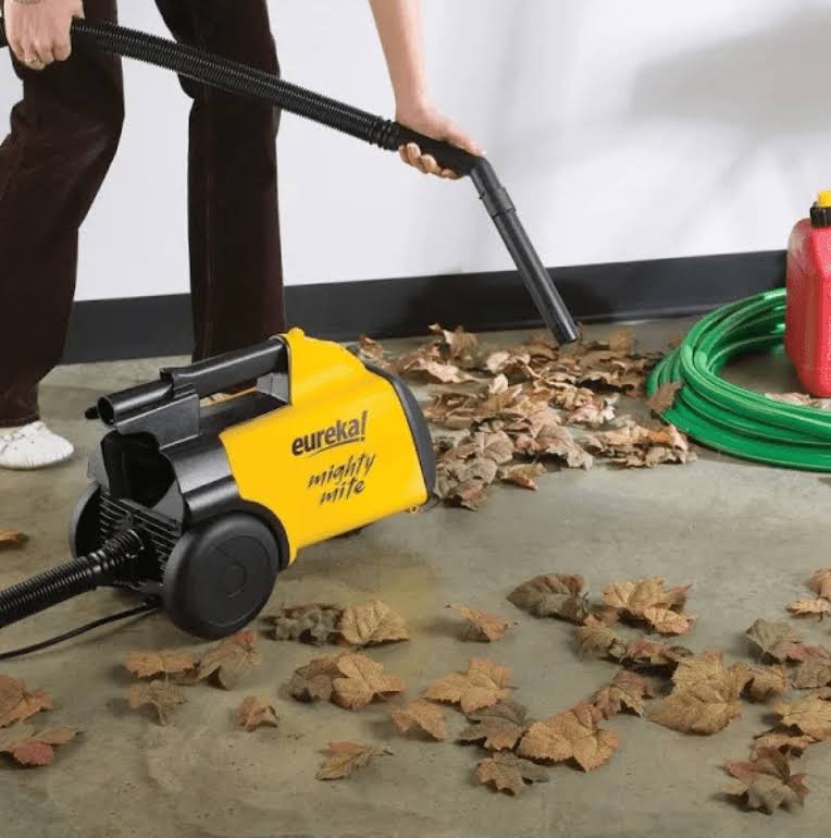 Yellow/Black Canister Vacuum I453