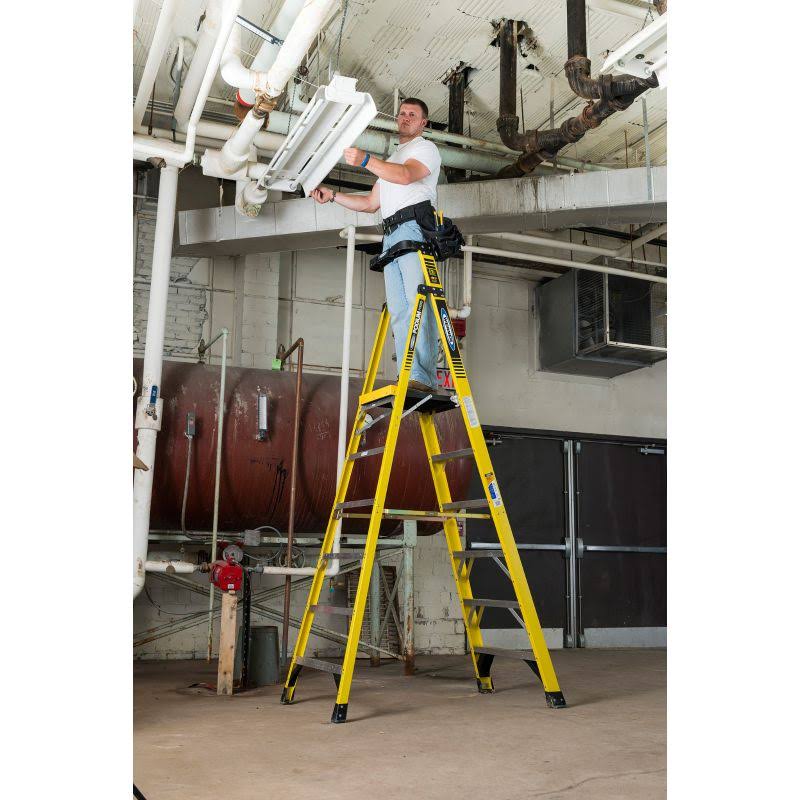 Podium 8-ft Fiberglass Type IAA Step Ladder G993