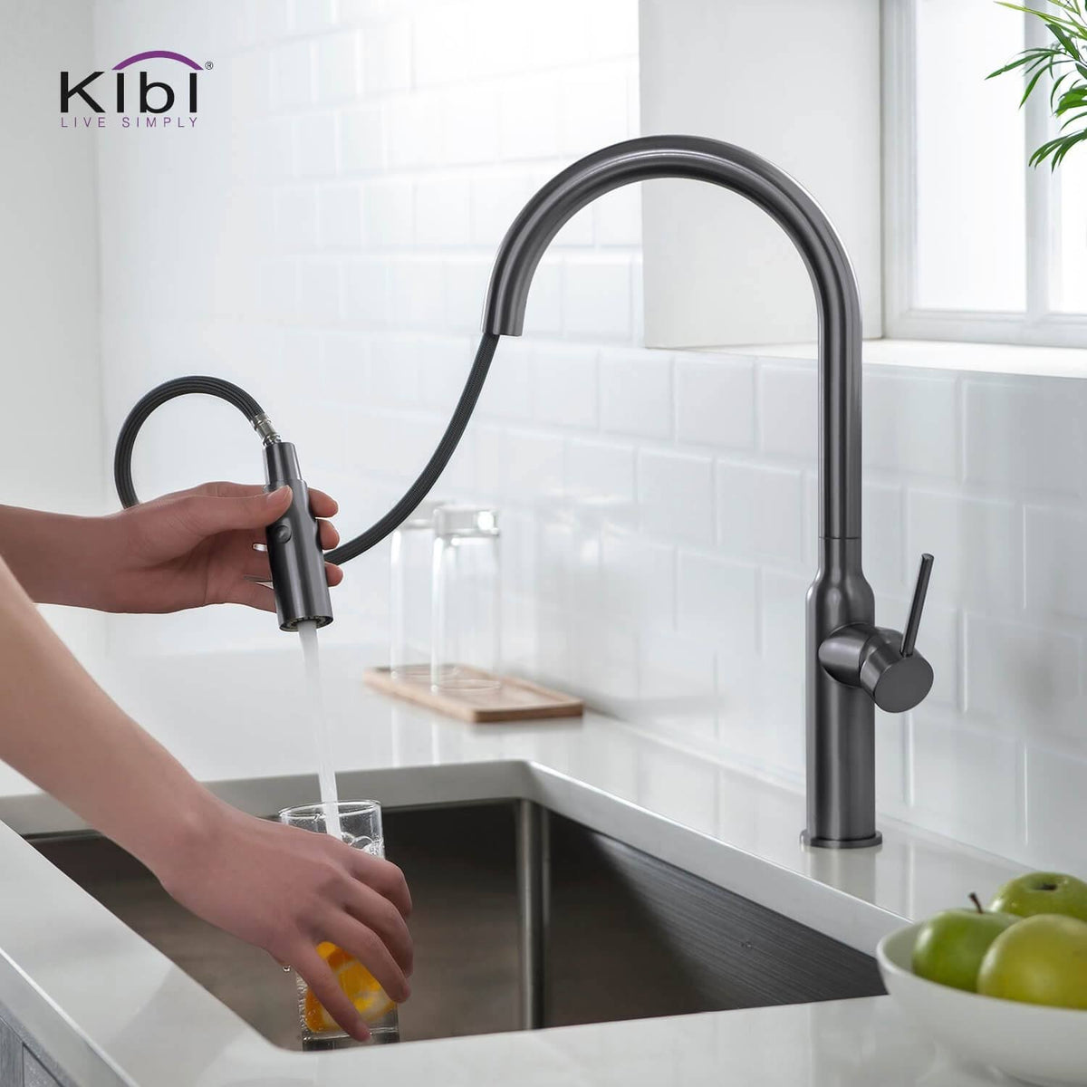 Chrome Brass Kitchen Faucet with Sprayer L32813