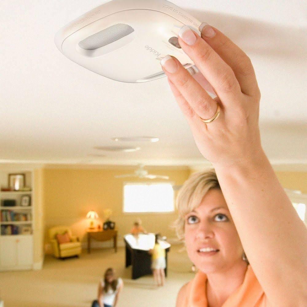 Combination Smoke Carbon Monoxide Alarm Battery Operated M44439